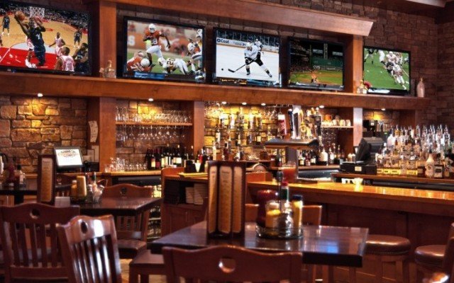 Sports Bars in Kansas City | Watch All The Games